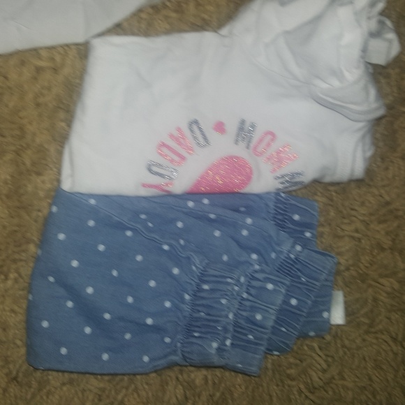 Clothes - Picture 2 of 8